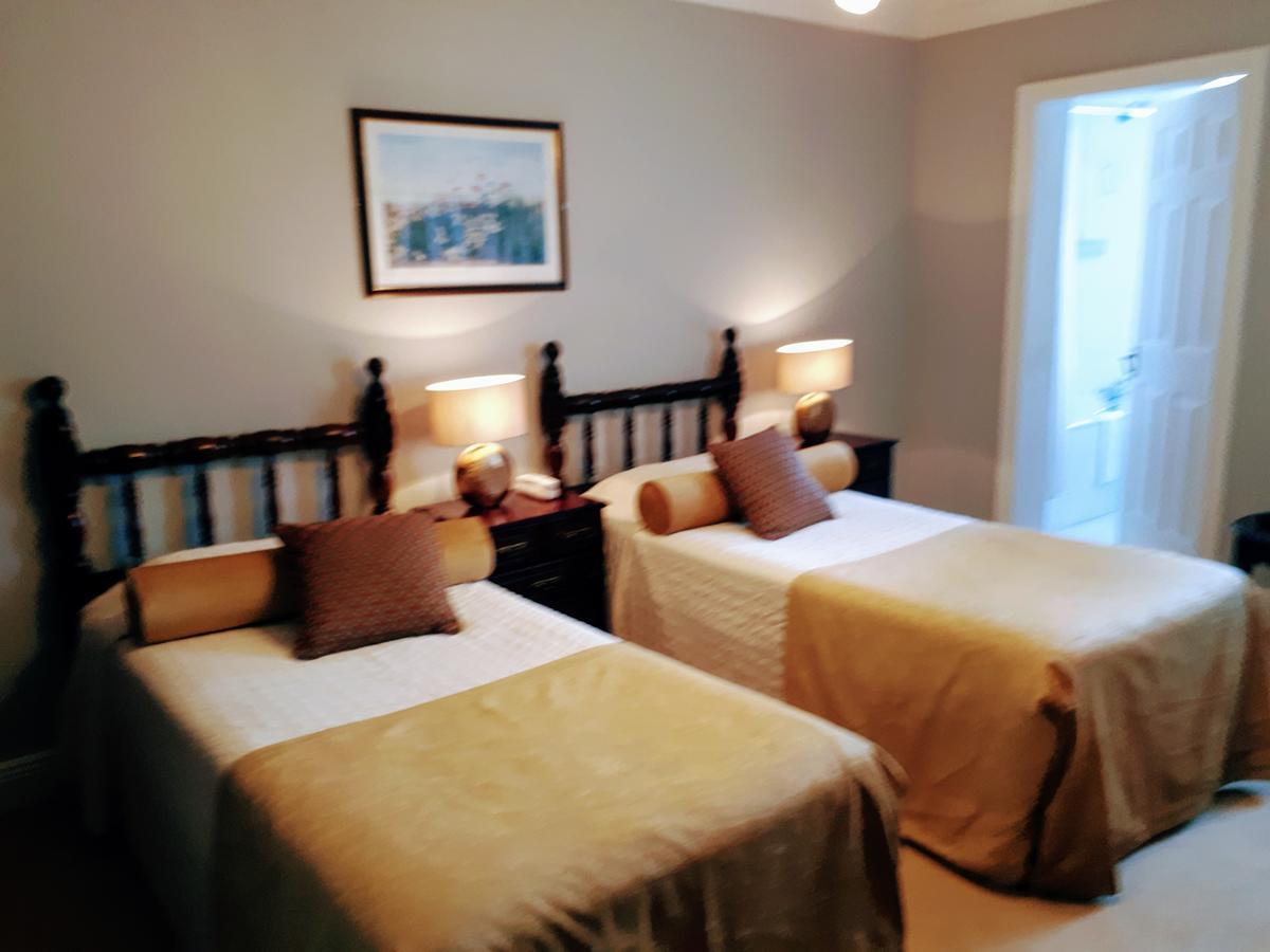 Aran View Country House And Lodge ดูลิน ภายนอก รูปภาพ